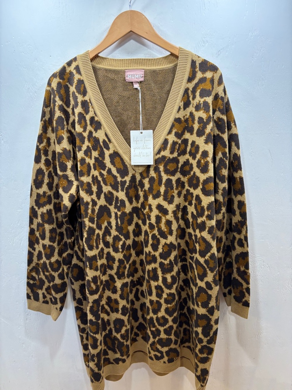 Show Me Your Mumu Hartford Sweater Dress Leopard V -Neck Print Size 1X NWT Plus - Picture 3 of 5